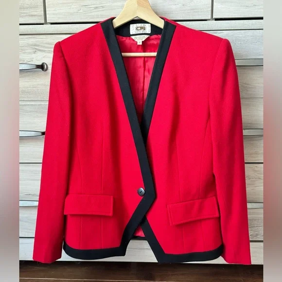 Vintage Red with black detailing blazer , beautiful cut, wool blend Medium-Large - Picture 2 of 6